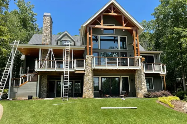 Professional and Quick Gutter Installs